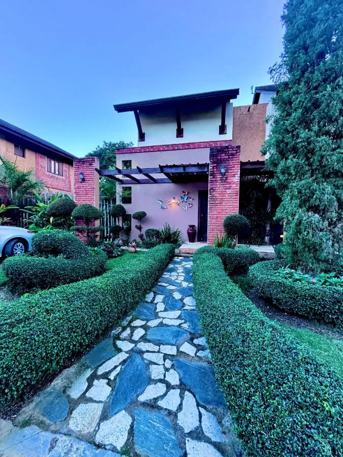 Entrada a la villa